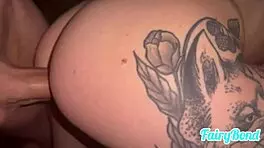 Sie Schafft Es Nichtmal Bis Nach Hause Ohne Ihre Drei Löcher Gefickt Zu Bekommen