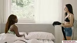 Skinny girl intensely licks busty ebony's wet pussy