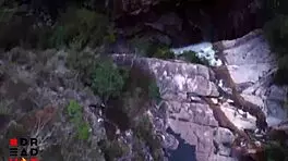 Fui pega no flagra fudendo na cachoeira - dread hot