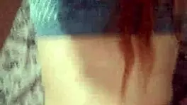 jovencita hermanastra de piel morena mueve su gran culo en follada de perrito intensa