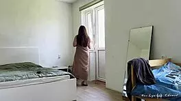 Бюстеста Марлин Шенел пропуска среща за мастурбация с играчки