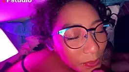 MAMADA SENSUAL CON GARGANTA PROFUNDA Y SEMEN EN LA CARA DE LA PUTITA DE MI NOVIA
