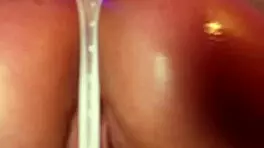 Step sister's boyfriend tempted by shaking ass