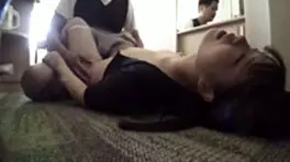 יפנית נערה 18+ חמודה נקדחת קשה בחדר מלון