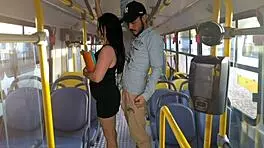 Estudante É Fodida Dentro Do Ônibus Em Público Com Big Cock Bang E Handjob