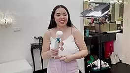 curvy big tit babe,