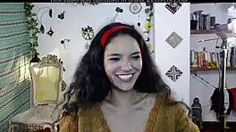 sexy teen 18+ performs on webcam