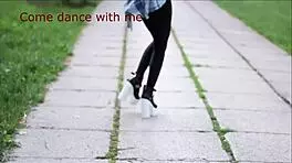 sexy teen dances big ass outdoor come join the moves 😘