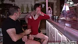 devote teen 18+ schlampe gefickt im puff von 2 m�nnern