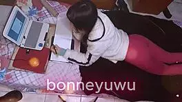 Bonneyuwu Shows Tail In Bed While Studying