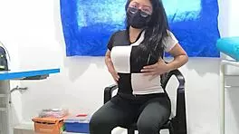 Latina cholita shakes big ass while showing shaved pussy 😏