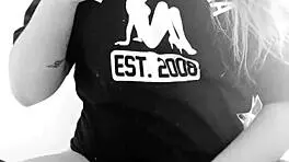 aline lopez se masturbando com vibrador para o testosterona blog