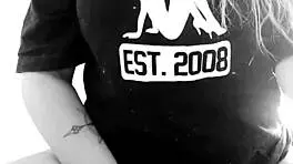 aline lopez se masturbando com vibrador para o testosterona blog