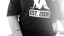 aline lopez se masturbando com vibrador para o testosterona blog