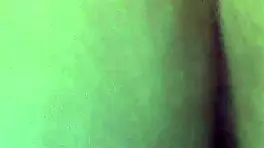 estou de quatro esperando sua rola entrar em mim e tirar minha virgindade