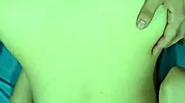 entregando la colita su primer anal