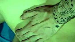 entregando la colita su primer anal