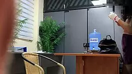 Universitaria Nataly Haciendo Practicas de Derecho en la Facultad de U Cat�lica de Chile Camara Espia