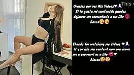el coño estrecho de estudiante chorrea de placer