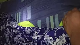 mi madrastra hechada en mi cama