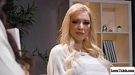 my milf shrink offers her pussy for my first lick