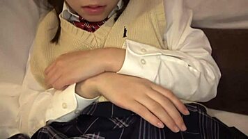 Chatting about tiny Ichika's wild creampie action! 😍