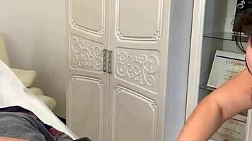 Sugarnadya teaches a young 18+ Russian girl how to depilate.