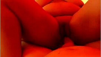 My boyfriend fills my pussy with cum in the hotel, making me feel so full