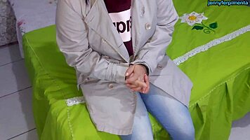 Съпругата ми курва ме изневеля на улицата, затова я чух в стегнатото дупе