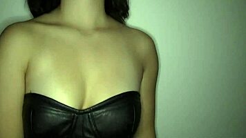 Bombshell Daisy Summers