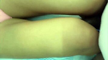 mi hermana deja frotar la polla de mi marido en su culo