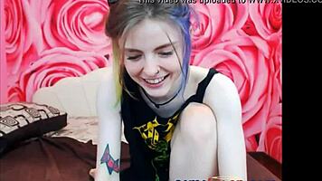 Cute Tattooed Teen 18+ Showing Off on Webcam