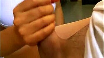 La Madrastra Sexy Provocó A Su Joven Hijastro En El Apartamento De Su Esposo Y Descubrieron Una Conexión Inesperada