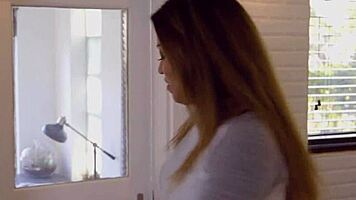 How does Nicole please that fat dick?