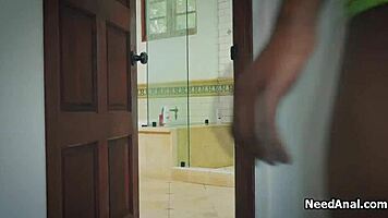 Black teen 18+ says, 'I crave anal assfucking'