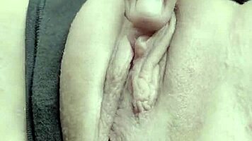 amatoriale fidanzata si sditalina in taxi mentre torna a casa