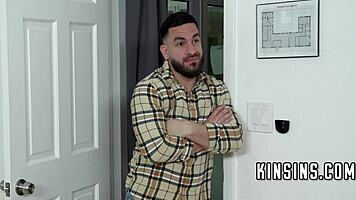 I dare ya to join family threesome!