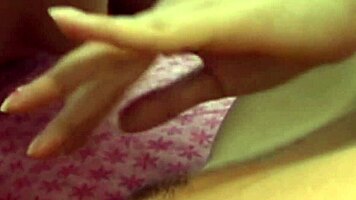 เลสเบียนเยอรมันหนุ่มสำรวจ fetish เท้าเปลือย