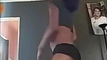 Slim milf twerking out