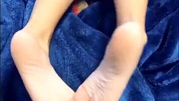 Watch Exotic Teen Worship Feet!