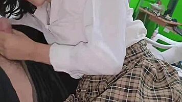 Cogiendo a mi alumna para subirle calificaciones, rica colegiala puta 😏