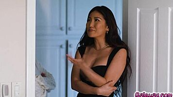 Watch Jennie Rose and Lulu Chu kiss and trib in bed? Their hot lesbian sex is unforgettable!