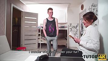 Tutor4K Guide Teaches Student Biology Anatomy