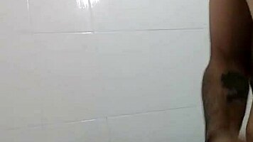 rico baño with big teen cock