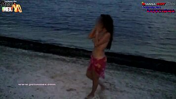 mi primer video en la playa con un extraño blowjob y sex