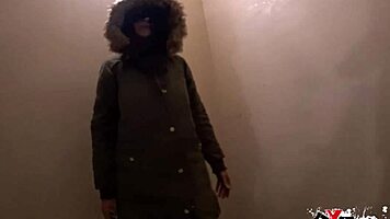 Girlfriend deepthroats big cock on porch, swallows cum! 😋