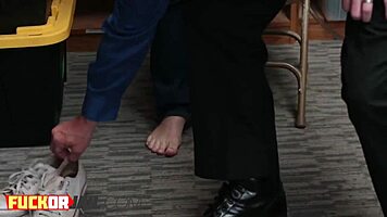 lexi lovell in shoplyfter fuck or jail scenario 😏