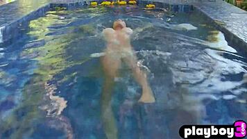 lesbian teen stepdaughter performs 69 with mother-in-law