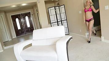 hunk deeply throats vigorous cock