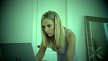 Lesbian threesome with blowjob and creampie